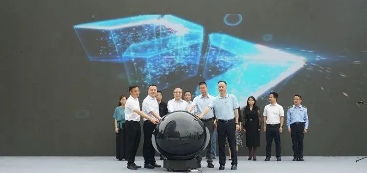 b94182328445e41b6c1a9eb818e8ab5b.jpg 圖片